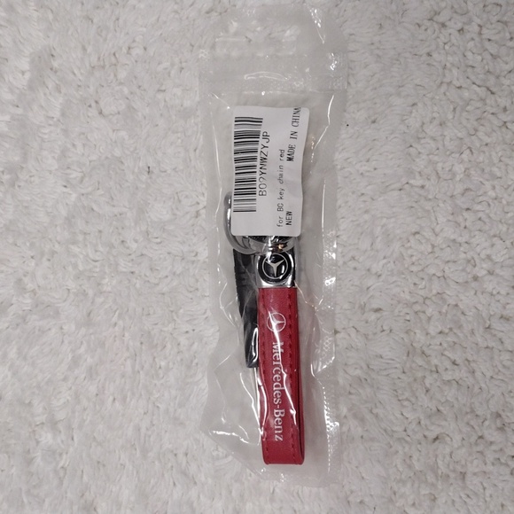 Mercedes-Benz Red Key Chain B09YNWZYJP - Picture 4 of 4